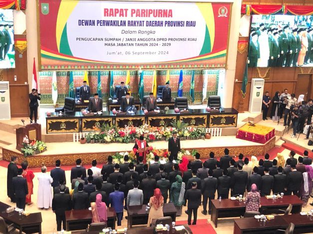 Maju Pilkada, Enam Bakal Calon Kepala Daerah Tetap Dilantik Jadi Anggota DPRD Riau