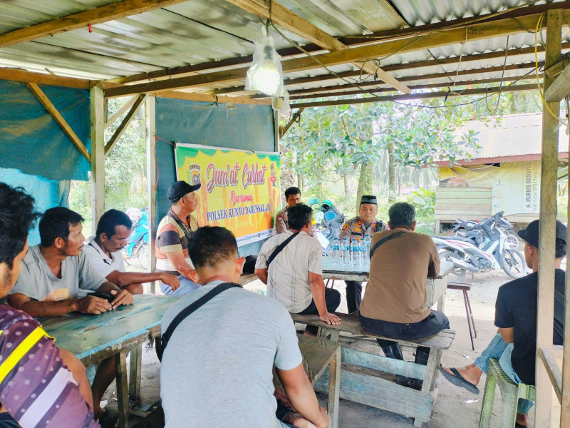 Kedekatan Kapolsek Kuntodarussalam Tampak Dalam Giat Coolling System dengan Masyarakat Kota Lama