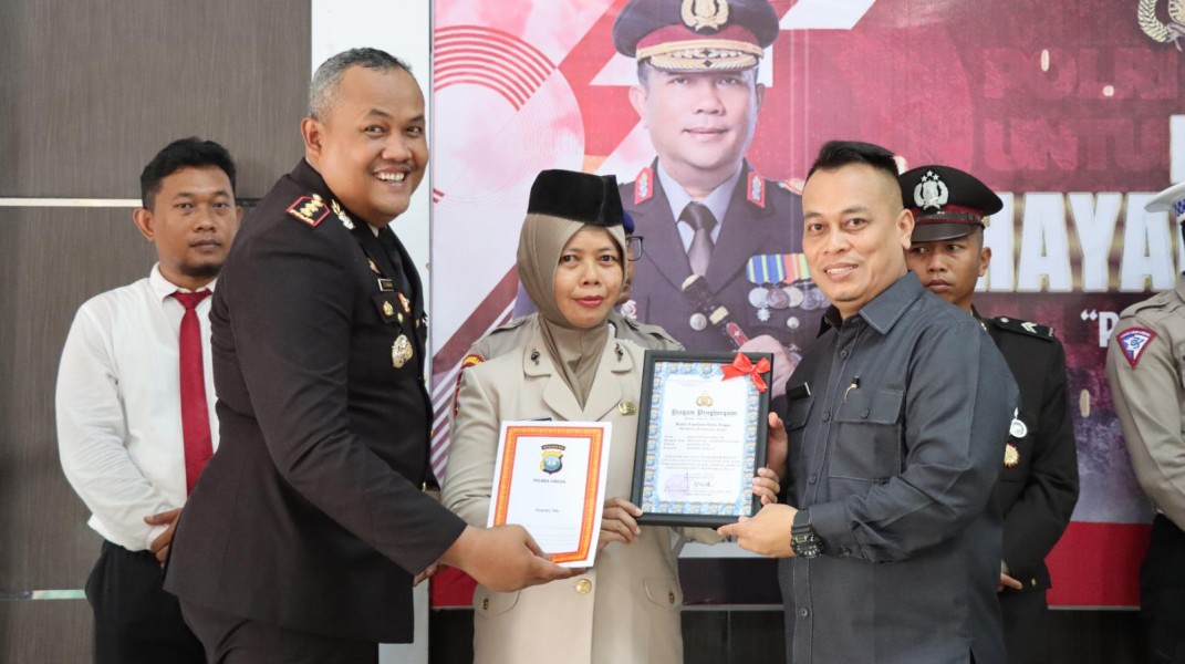 Polres Lingga Gelar Upacara dan Syukuran HUT Bhayangkara ke-79: Momentum Refleksi dan Apresiasi Kinerja Personel.