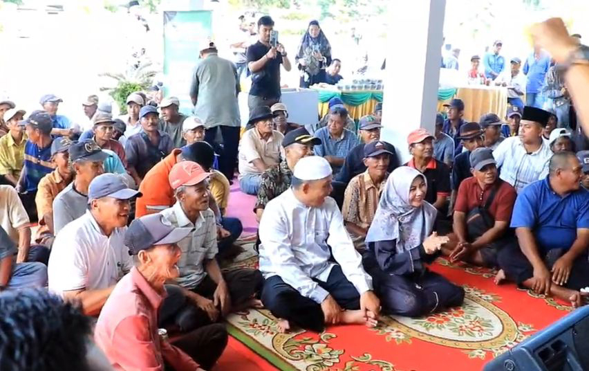 Bupati Inhil Undang Ribuan Tukang Becak dan Penyapu Jalan di Open House Idul Adha