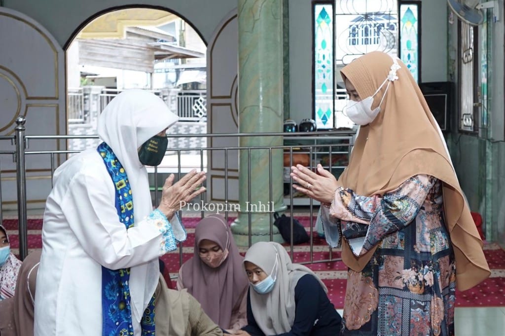 Zulaikhah Wardan Hadiri Pesantren Kilat yang Ditaja BKMT Inhil