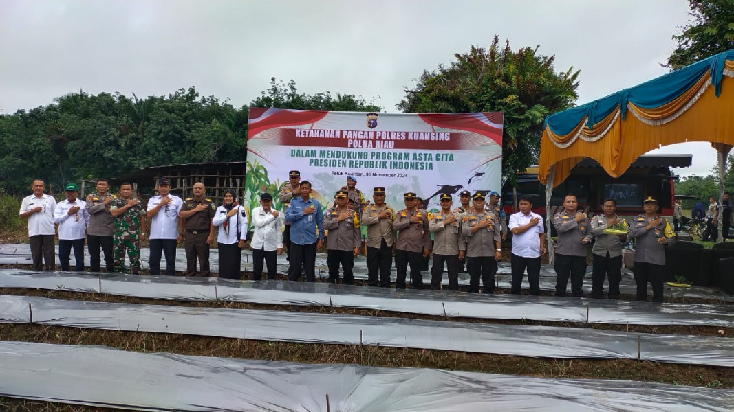 Pj Bupati Kuansing Hadiri Peluncuran Program Ketahanan Pangan dan Penanaman Cabai di Desa Seberang Taluk Hilir