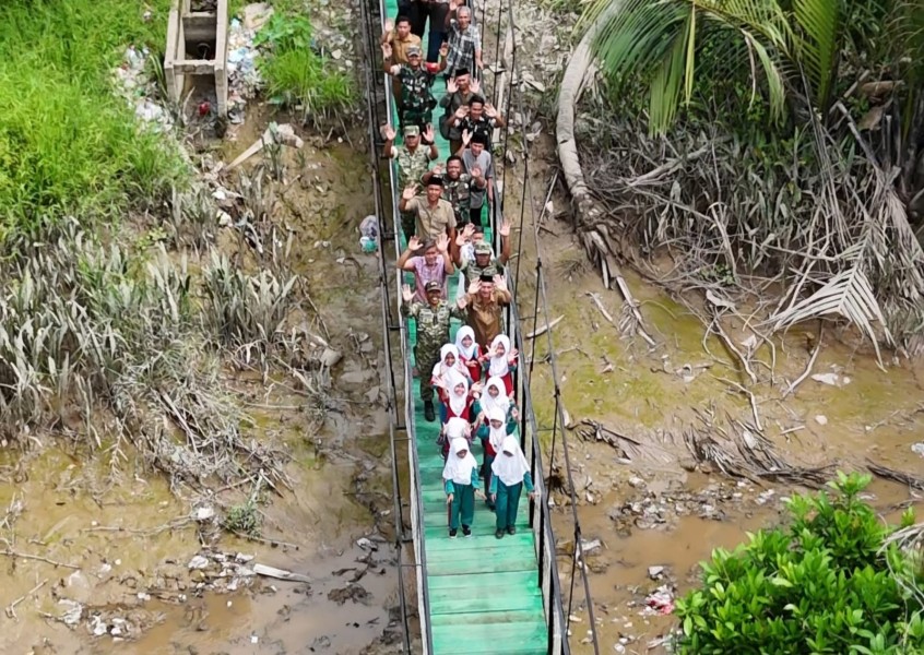 Kodim 0314/Inhil Rampungkan Pembangunan Jembatan Garuda di Kotabaru, Akses Warga Kini Lebih Lancar