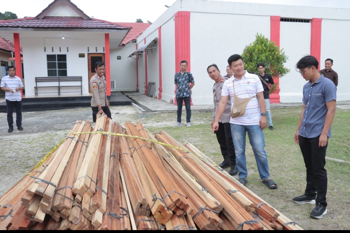 Polres Lingga Ungkap Tindak Pidana IlIegal Logging.