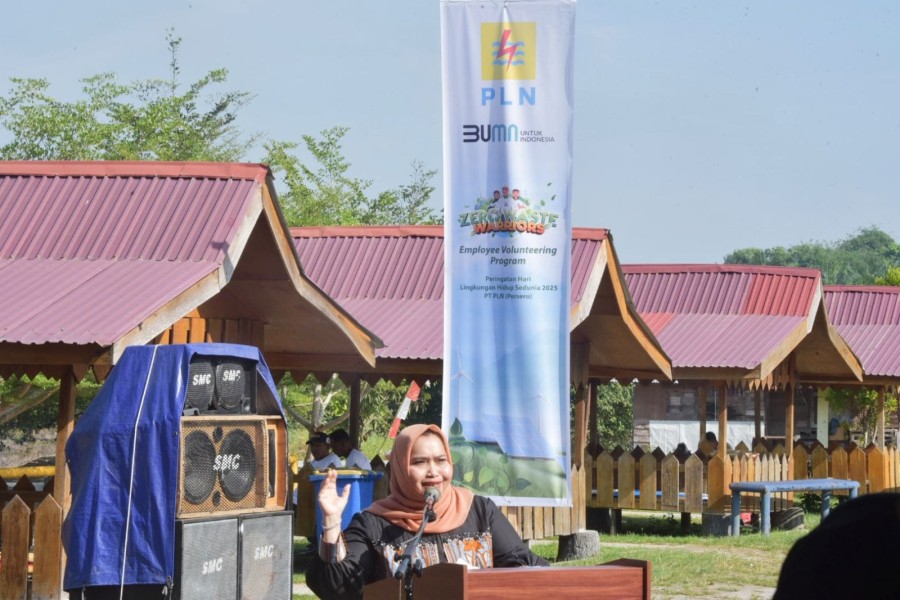 Bupati Kasmarni Sambut Baik dan Apresiasi Kegiatan Aksi Peduli Lingkungan PT. PLN Persero