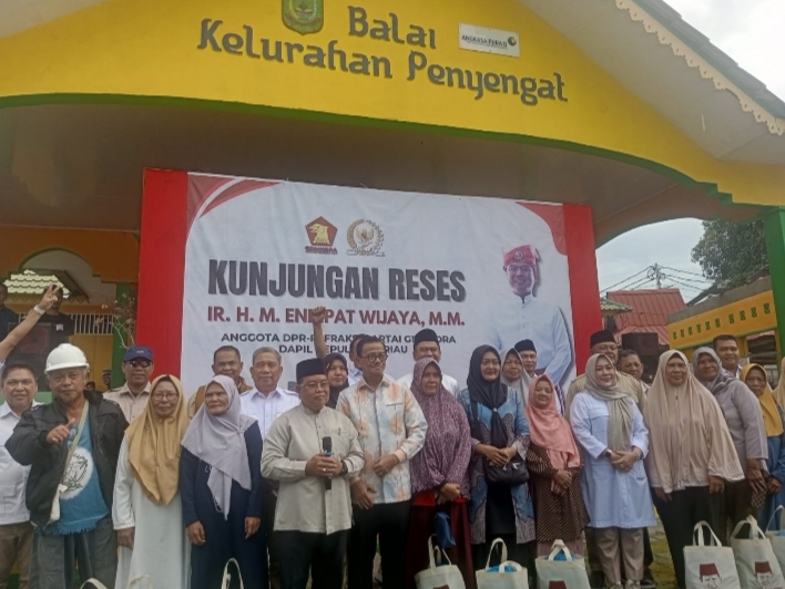 Serap Aspirasi Masyarakat dan Bagikan Sembako, Endipat Wijaya : Pulau Penyengat Jadi Perhatian Khusus.