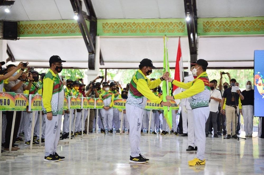 Lepas Kontingen Riau ke Papua, Gubri Syamsuar: Selamat Bertanding, Jadilah Yang Terbaik