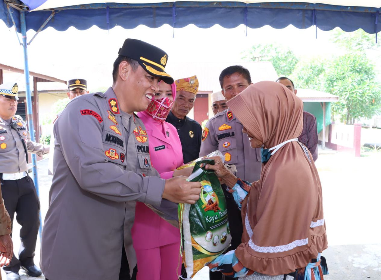 Berkunjung ke GAS, Kapolres Inhil Memotivasi Anggota Polsek dan Beri Bantuan ke Masyarakat