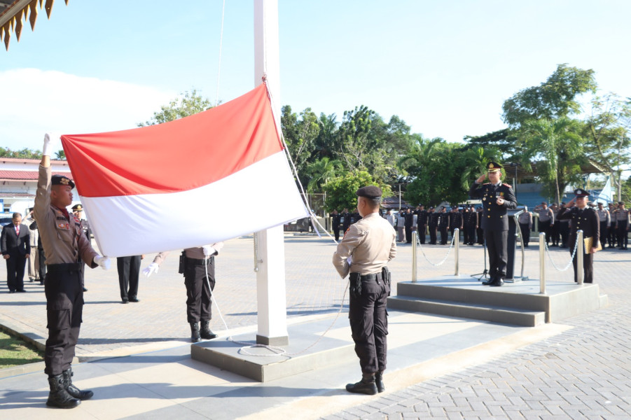 Pimpin Upacara Hari Pahlawan, Kapolres Inhu Ajak Jadi Pahlawan Demokrasi