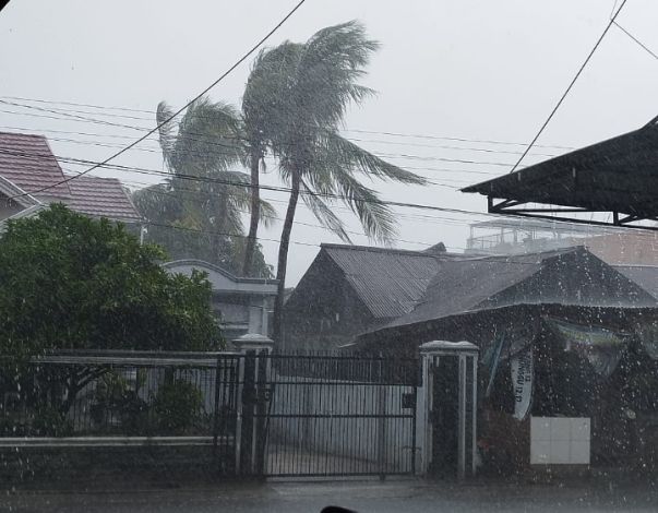 Hujan Disertai Petir Diprediksi Guyur Riau Hari Ini ..