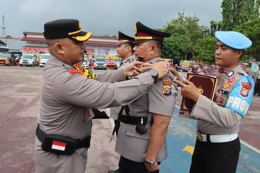 Pimpin Upacara Sertijab Kasat Lantas, Ini Penegasan Kapolres Inhu