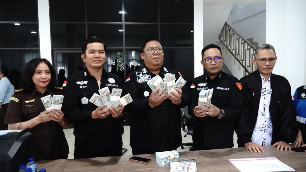 Kejati Kepri Terima Pengembalian Kerugian Keuangan Negara Sebesar $272.497 dalam Perkara Tipikor PNBP.