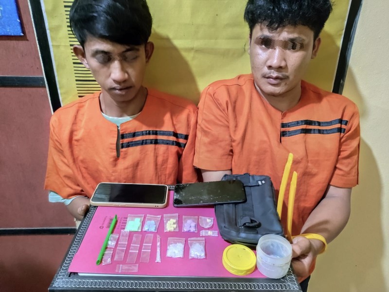 Polsek Rengat Barat Ringkus Dua Tersangka Pengedar Narkoba di Rumah Kontrakan