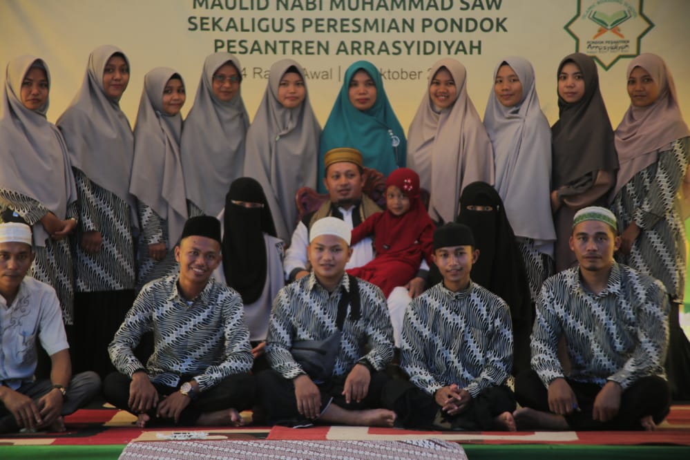 Semarak, Pelaksanaan Maulid Nabi Muhammad SAW Sekaligus Peresmian Ponpes Arrasyidiyah Desa Sungai Raya