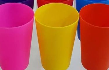 Ternyata Begini Cara Menghilangkan Bau di Gelas Plastik