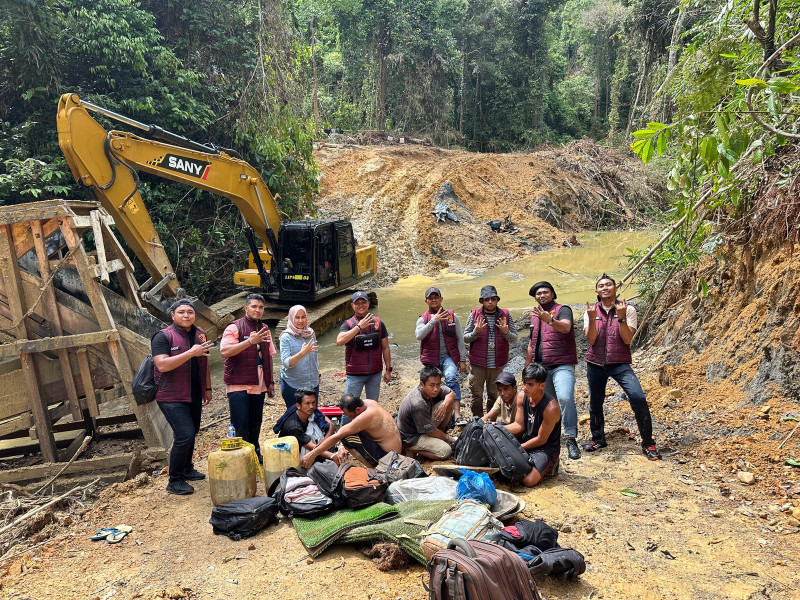 Polda Riau Tangkap Lima Penambang Emas Ilegal di Hutan Kuansing