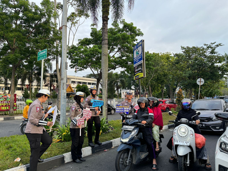 Ditlantas Polda Riau Tingkatkan Kesadaran Pengendara Tertib Berlalu Lintas di Masa Pilkada