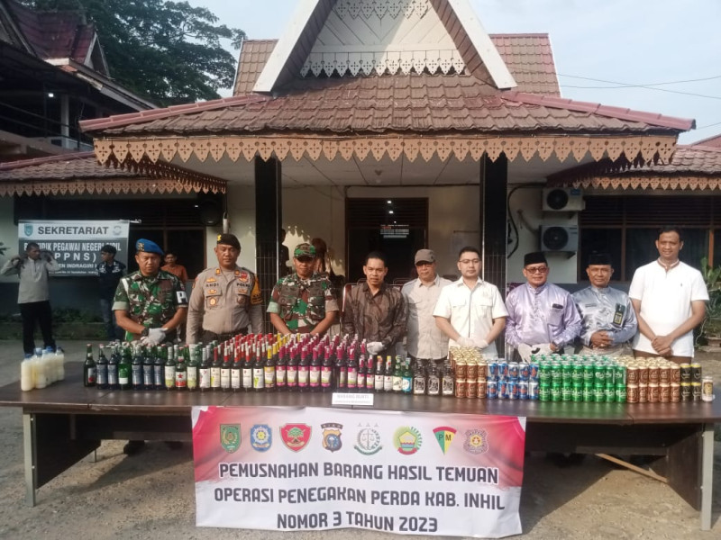 Pj Bupati Inhil Pimpin Pemusnahan Miras Hasil Operasi Penegakan Perda