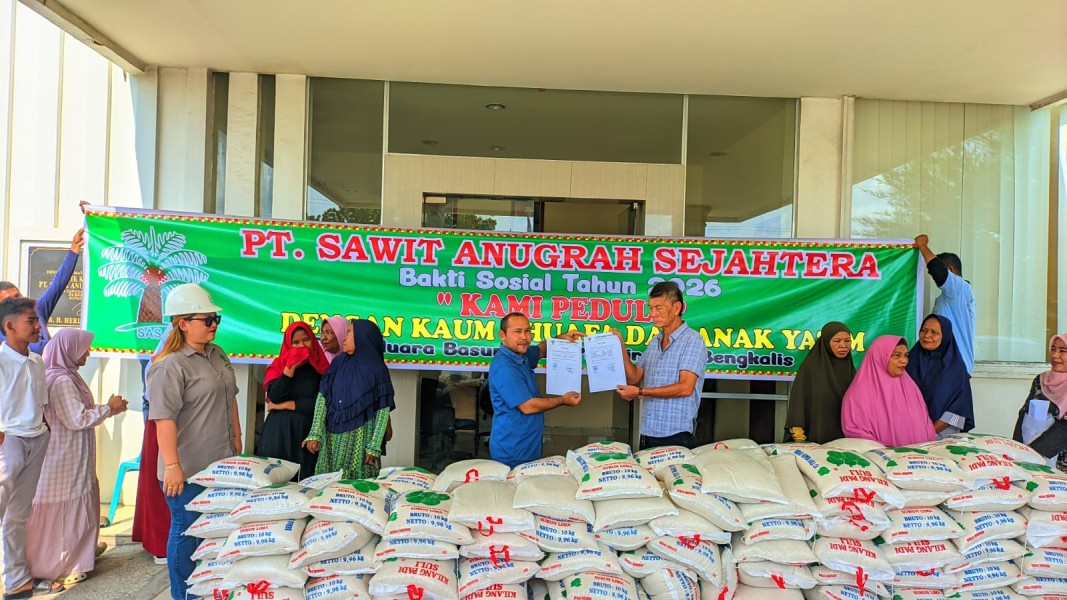 Berbagi Kasih di Bulan Ramadhan, PKS PT SAS Muara Basung, Salurkan Bantuan 200 Paket Sembako untuk Warga