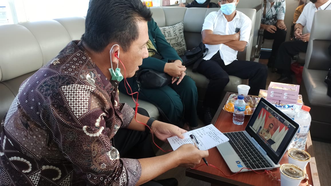 Lapor Perkembangan JBB, Ansar Ahmad Vicon Bersama Menko LBP Di Atas Laut