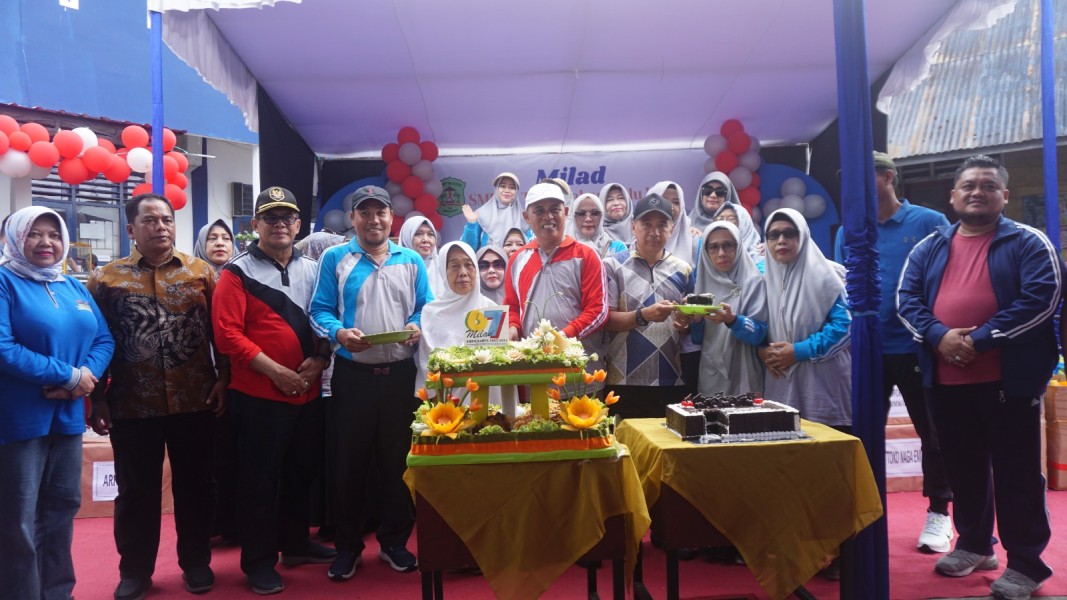 Pj Bupati Inhil H Herman Hadiri Milad SMPN 1 Tembilahan Hulu