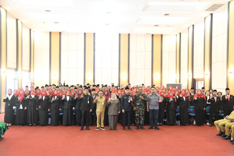 Lantik 215 Kepala Sekolah, Bupati Kasmarni Tegaskan Zero Tolerance Terhadap Pungli PPDBp