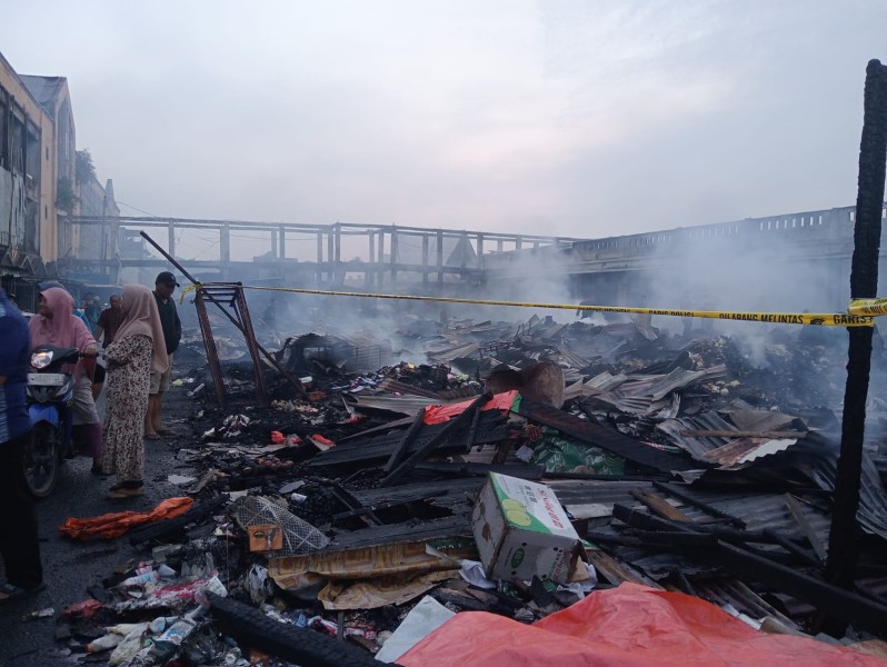 Bupati Inhil Minta Pedagang Tak Bangun Kios Dulu, Tunggu Hasil Investigasi Polisi