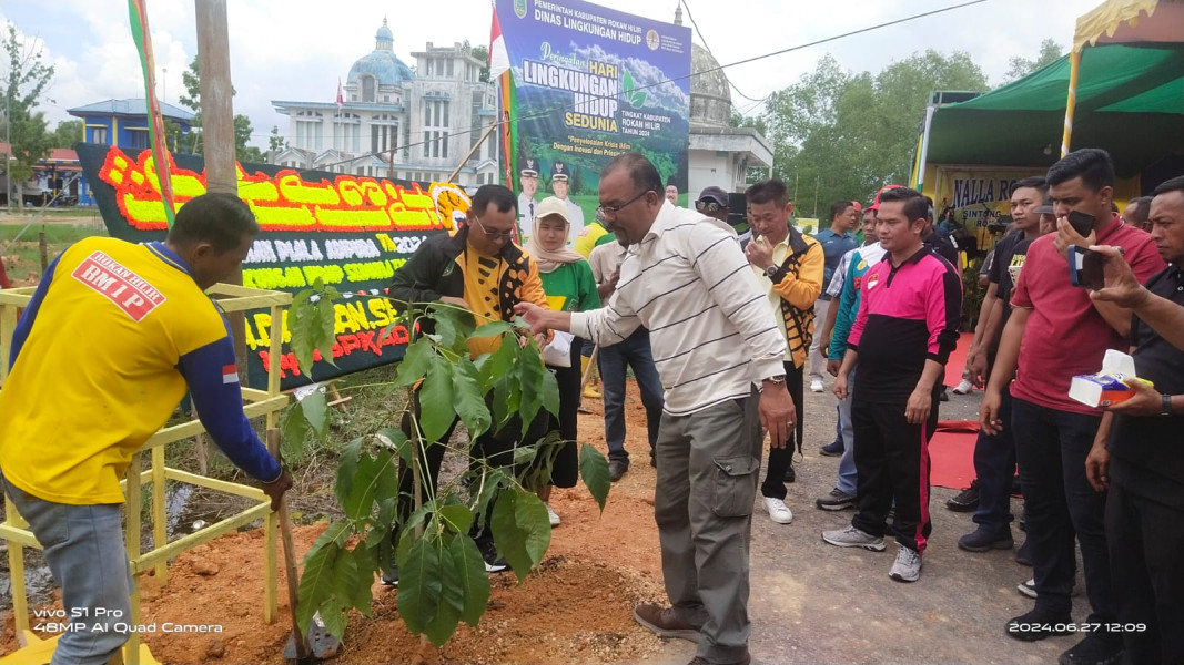 Peringatan Hari Lingkungan Hidup Sedunia dan Pengarakan Piala Adipura Disaksikan Ribuan Masyarakat