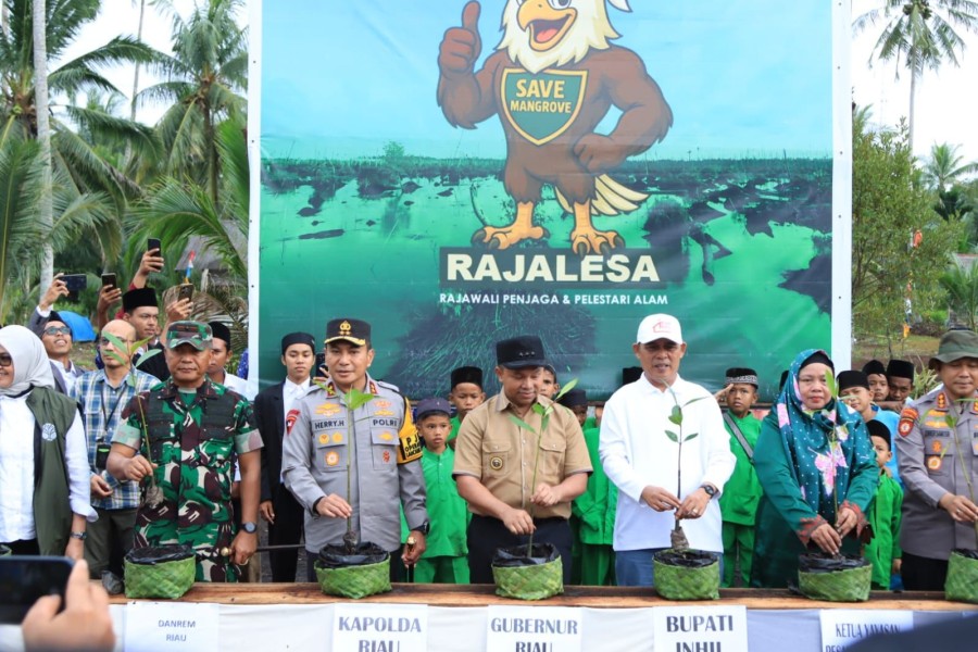 Bupati Inhil Bersama Gubri Laksanakan Peringatan Hari Mangrove se-Dunia 2025 di Desa Belaras Barat