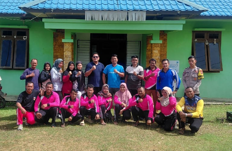 Kebugaran Jasmani Aparatur Desa Selayar Ditingkatkan Melalui Pemeriksaan Kesehatan dan Senam Bersama.