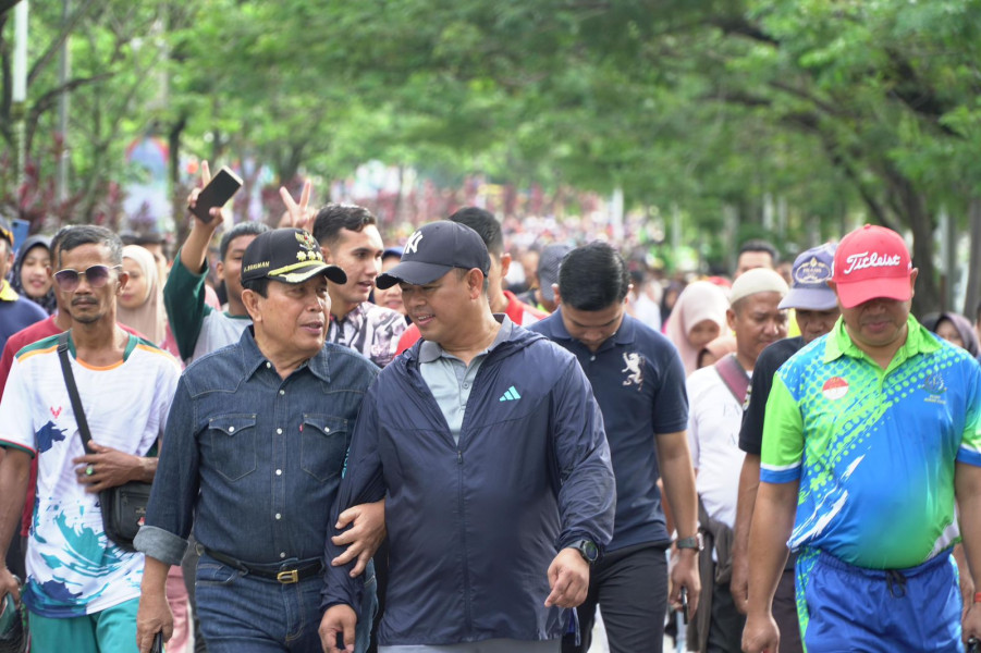 Kapolres Rohul dan Ribuan Warga Meriahkan Jalan Sehat HUT Rohul ke-25: Ajak Ciptakan Pilkada Aman dan Damai