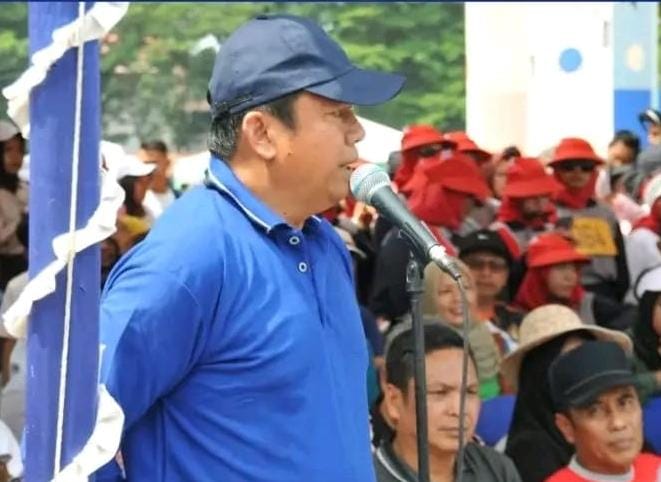 Meriahkan HUT ke-78 RI, Sekda Hendrizal Lepas Gerak Jalan Prestasi Tingkat Umum