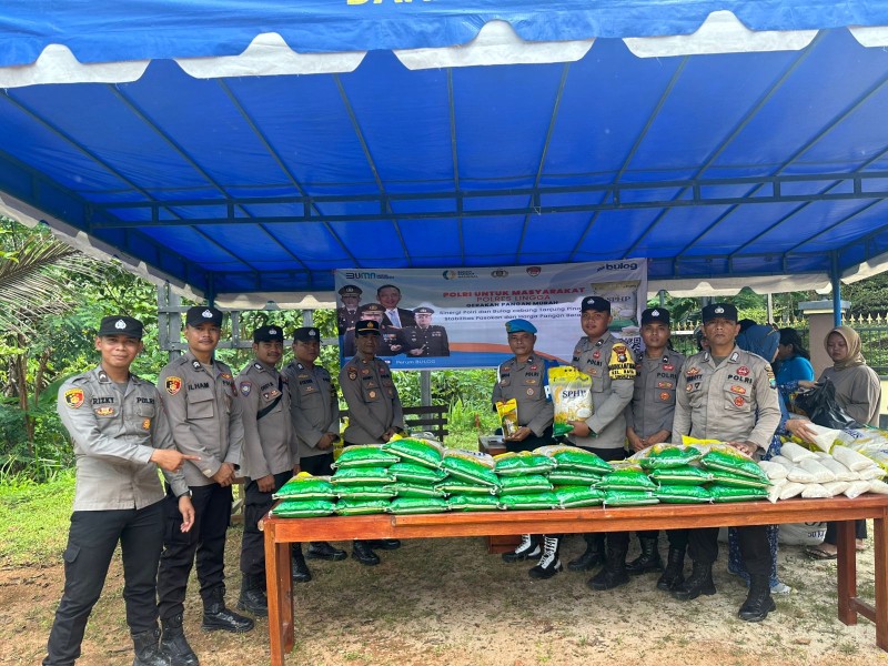 Polsek Singkep Barat Gelar Gerakan Pangan Murah, 500 Kg Beras Ludes dalam Satu Jam.