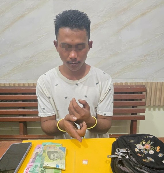 Polsek Kuala Cenaku Ringkus Pemuda Pengedar Sabu di Desa Tanjung Sari