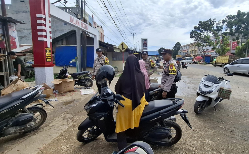 Pasca Pilkada Polsek Rengat Barat Gelar Patroli Rajut Kebersamaan dalam Perbedaan Pandangan Politik