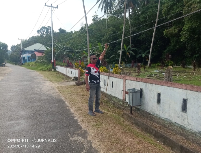 Pemasangan Kabel Fiber Optik Indihome di Wilayah Kecamatan Selayar Dikerjakan Asal Jadi.