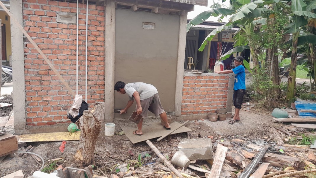 Wujud Sinergi TNI-Rakyat, TMMD ke-130 Kodim 0314/Inhil Bangun MCK dan Sumur Bor