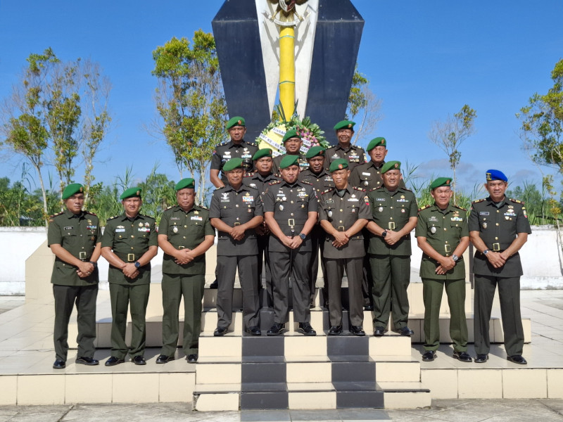 HUT ke- 65 Korem Wira Bima, Dandim Inhil Ziarah ke Makam Pahlawan Yudha Bhakti Tembilahan