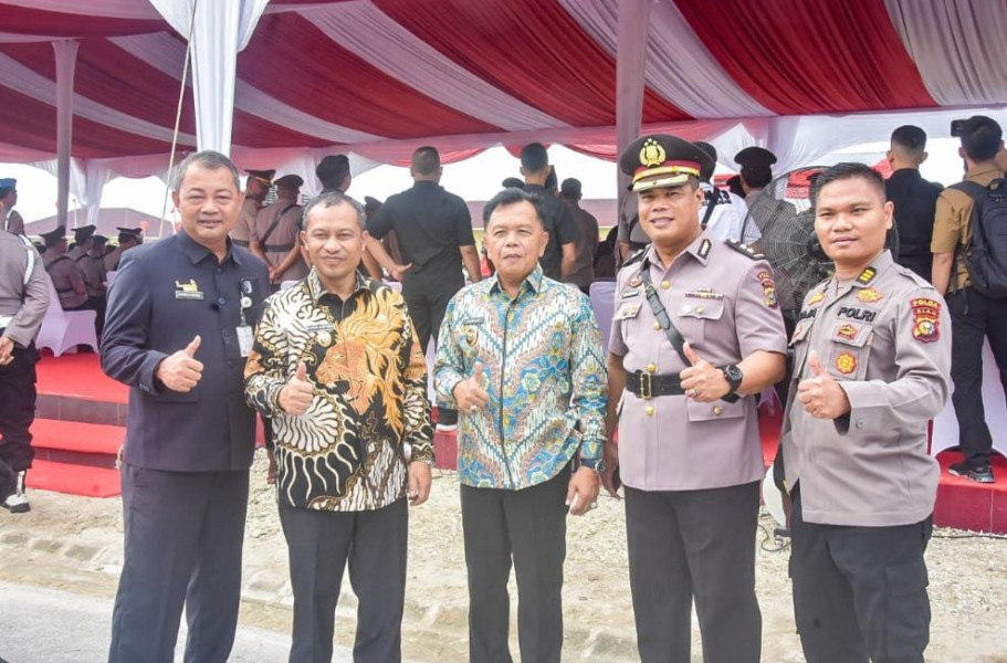 Wabup H Bagus Santoso Menyapa Wakapolda Riau pada Upacara Penutupan Diktukba Polda Riau tahun 2023