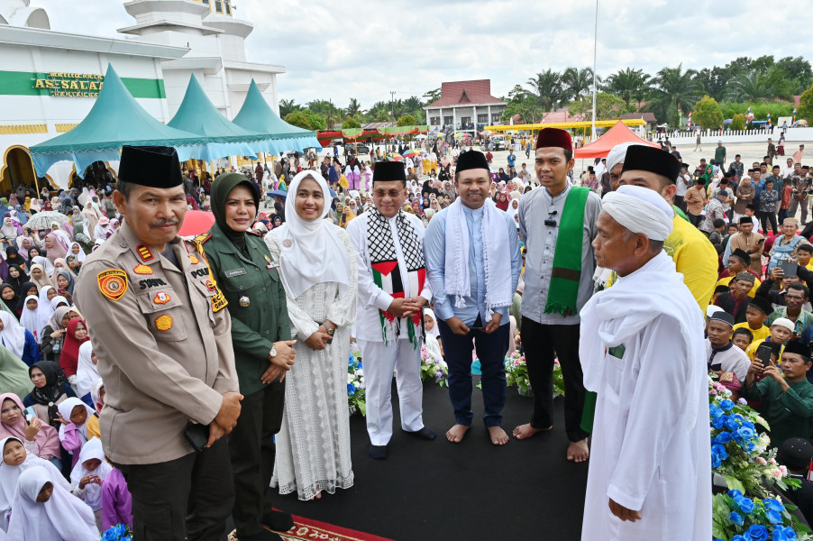 Abdul Wahid Diperkenalkan UAS Cagubri ke Masyarakat Rantau Bais Rohil