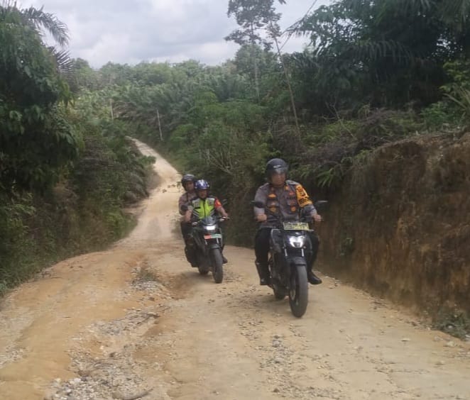 Aksi Kapolsek Bunut Sambangi Warga Keriung dan Sampaikan Pesan Pilkada Damai