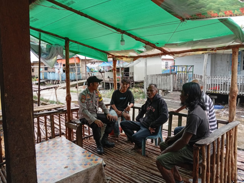 Temui Warga, Bhabinkamtibmas Perigi Raja Ajak Sukseskan Pilkada Damai