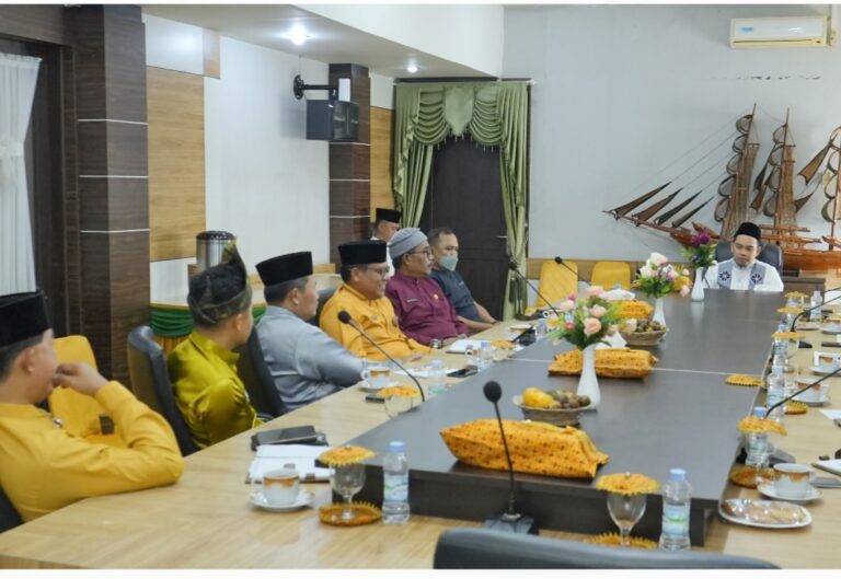 Pj Bupati Inhil Pimpin Rapat Sinergitas Gerakan Kamis Bersih