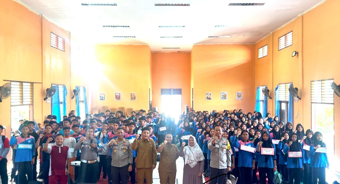 Polsek Daik Lingga Edukasi Siswa Baru SMA Negeri 1 tentang Bahaya Narkoba dan Judi Online.