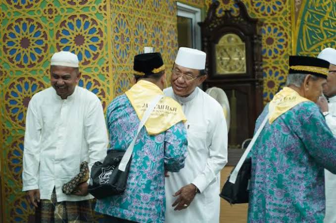 Bupati HM Wardan Lepas Jemaah Calon Haji Kloter 2  Kabupaten Indragiri Hilir