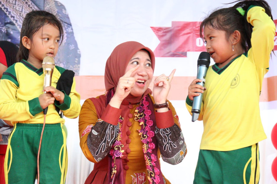 Bupati Rezita Hadiri Gebyar PAUD Kabupaten Inhu