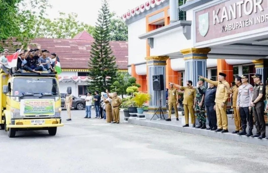 Lepas Tim Sampan Besar, Bupati Ade: Tak Muluk-Muluk, Cukup Bawa Juara Satu ke Inhu