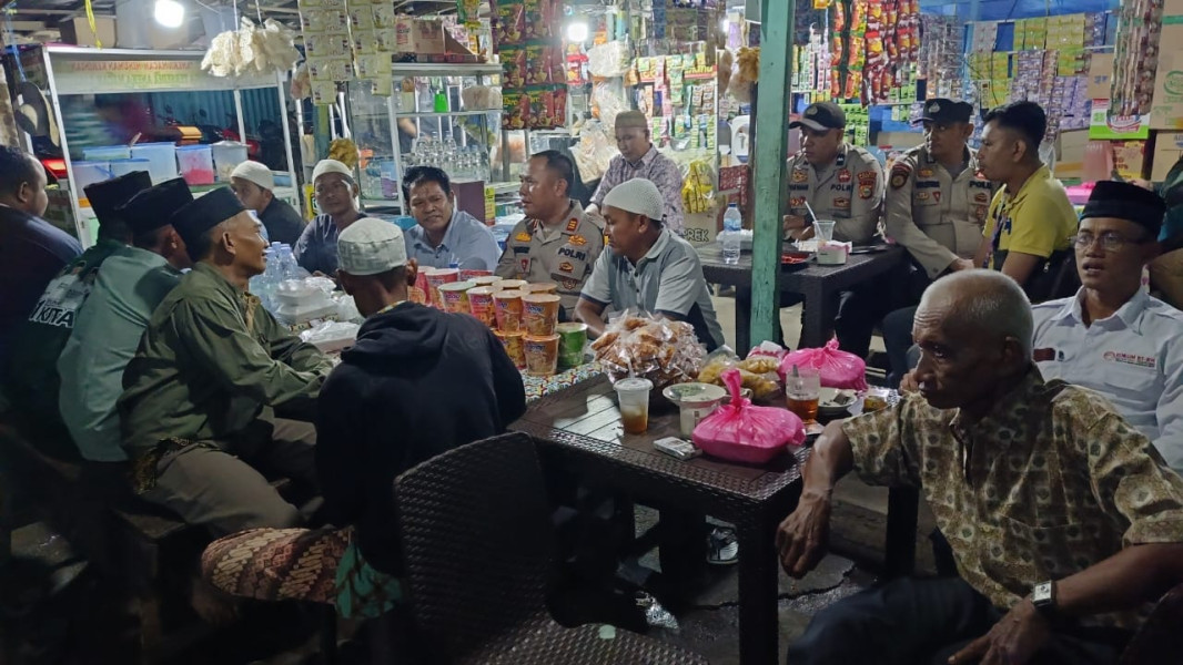 Duduk Bercengkrama dengan Warga Sungai Salak: Wujudkan Pilkada Damai dan Sejuk