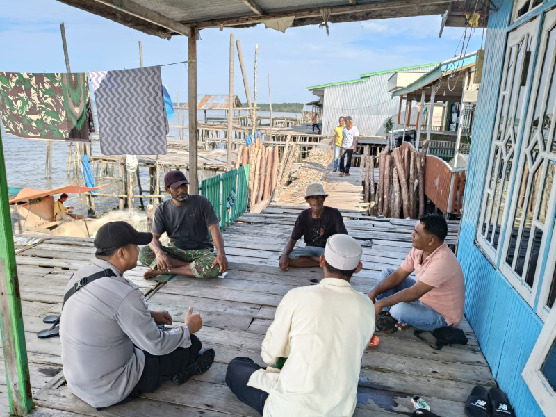 Wujudkan Pilkada Damai, Bhabinkamtibmas Sungai Bela Ajak Warga Hindari Perselisihan