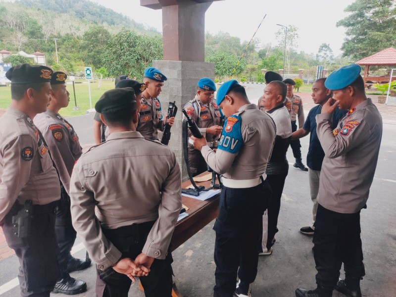 Polres Lingga Tingkatkan Pengawasan Senjata Api Personel Pam Obvit Demi Wujudkan Profesionalisme dan Disiplin Anggota.